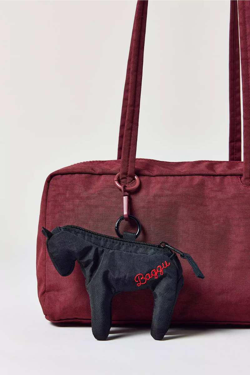 【BAGGU】HORSE CHARM ホースチャーム BAGGU Horse Bag Charm | Urban Outfitters