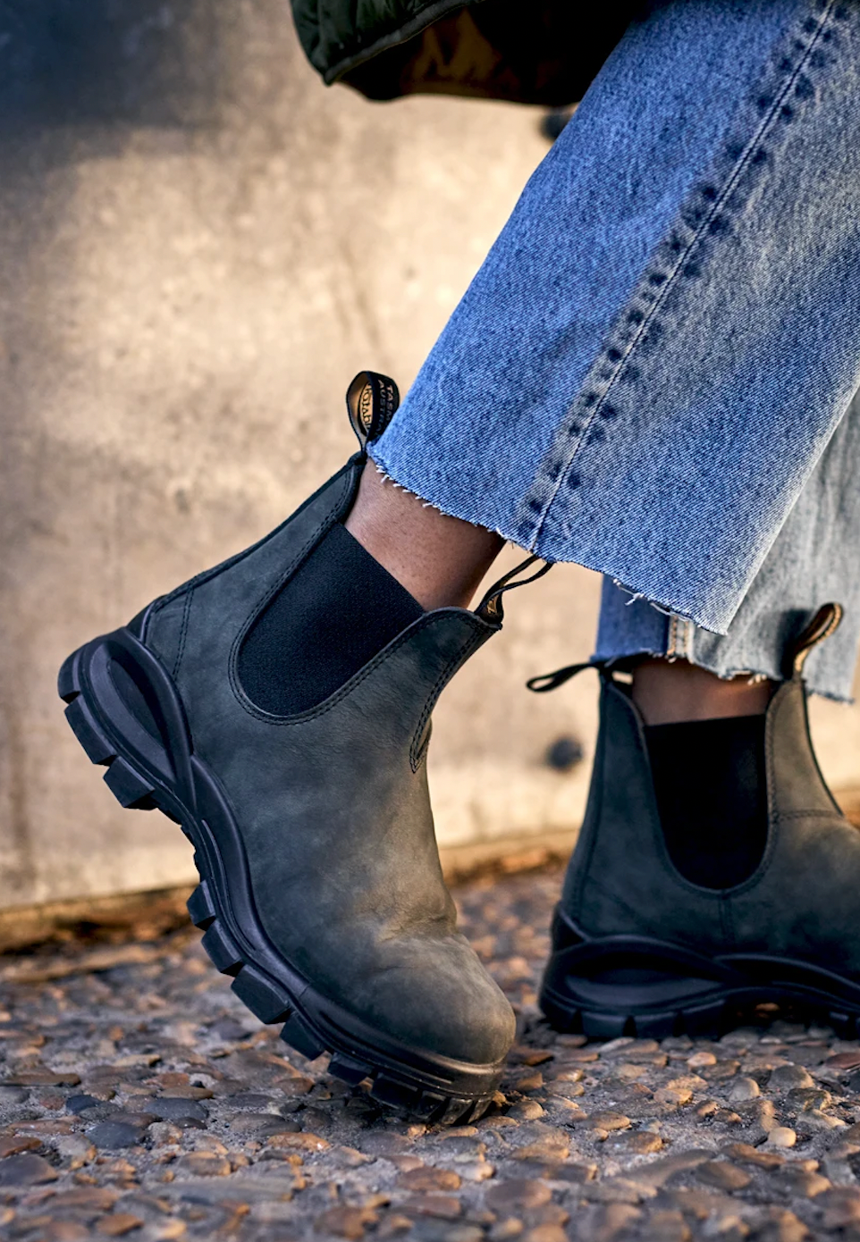 Black #2238 Women's Lug Chelsea Boots – Studio Opal Boutique