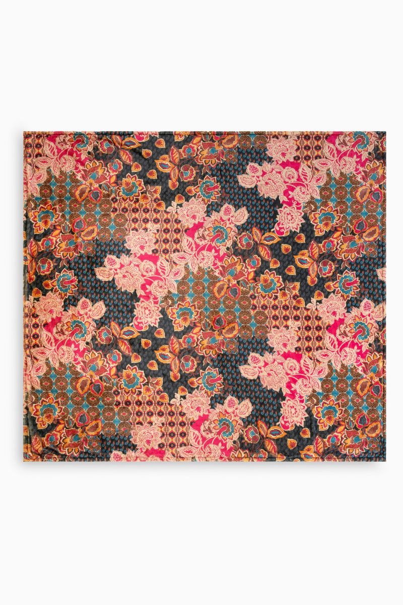 Laurel Canyon Cozy Blanket