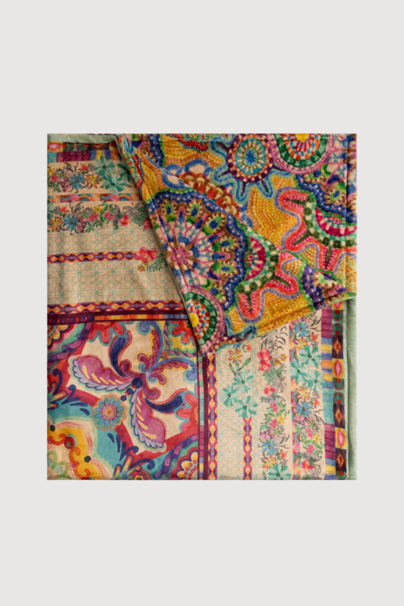 Laurel Canyon Cozy Blanket