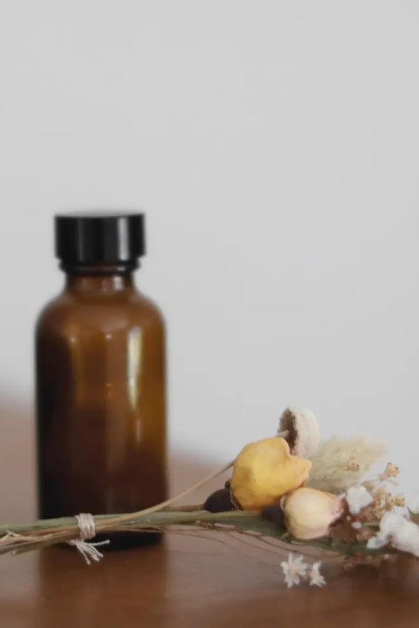 Diffusing Aphrodite Oil Blend and Flowers Set