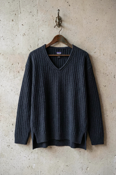 W's Recycled Wool-Blend V-Neck Sweater