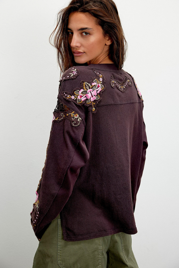 Lilith Tee