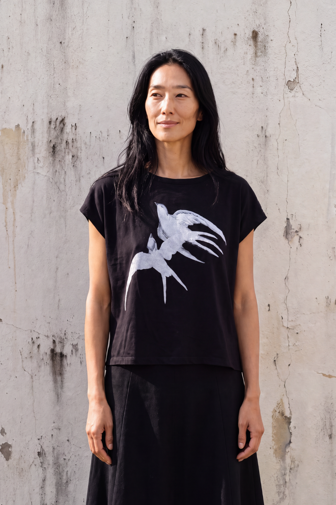Tee with Two Swallows