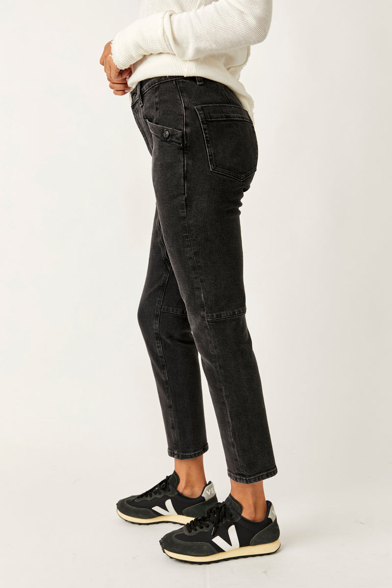 Beacon Mid Rise Slim Crop