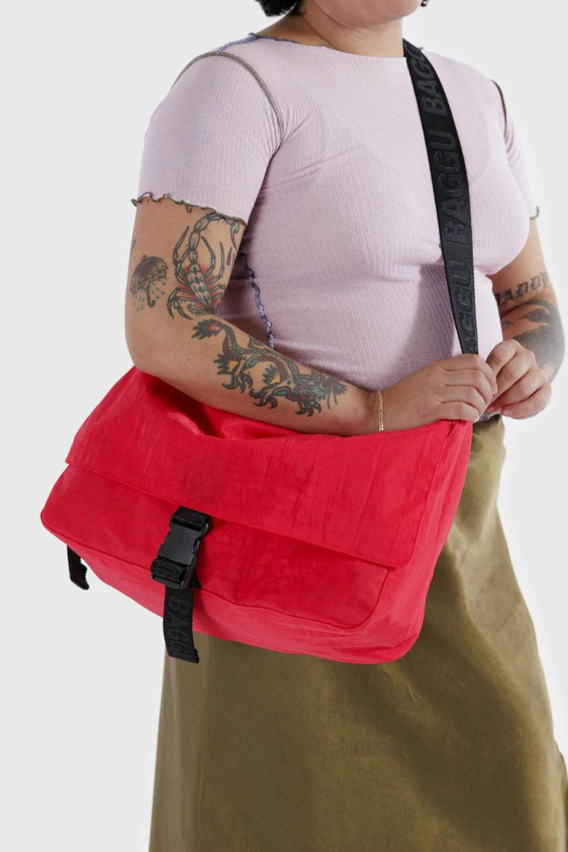 BAGGU Nylon Messenger Bag – Studio Opal Boutique