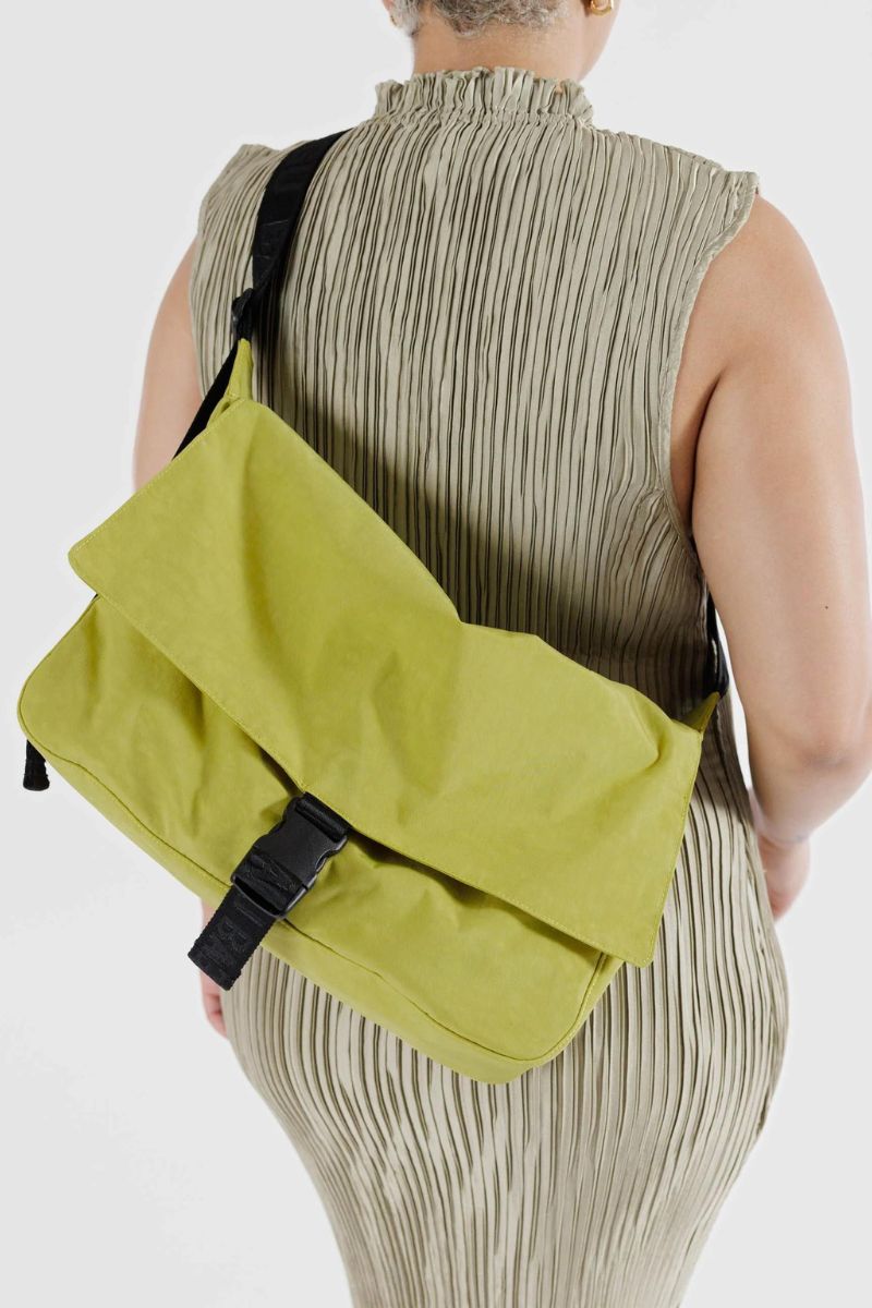 BAGGU Nylon Messenger Bag – Studio Opal Boutique