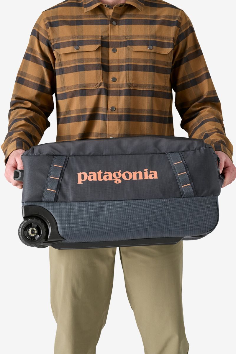 Black Hole Wheeled Duffel Bag 40L