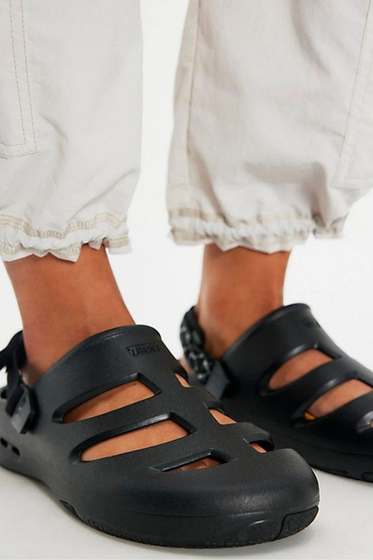 Women's ApreAqua Closed-Toe Water Sandal