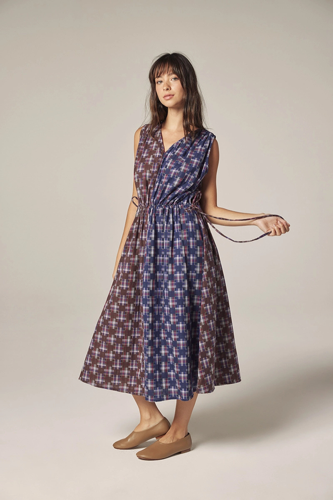 Contrast V-Neck Dress
