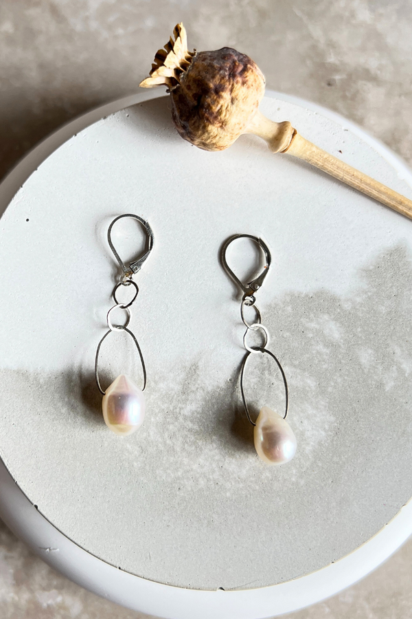 Teardrop Pearls Earring