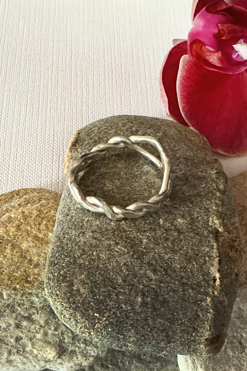 Twist Band Ring