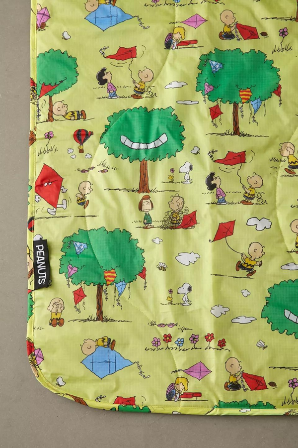 Kite Eating Tree Puffy Picnic Blanket