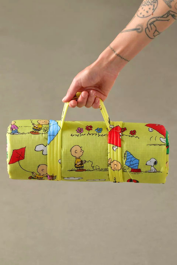 Kite Eating Tree Puffy Picnic Blanket