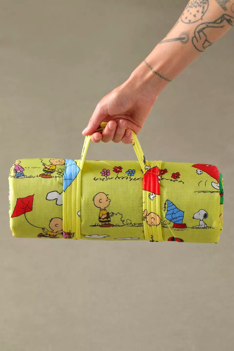 Kite Eating Tree Puffy Picnic Blanket