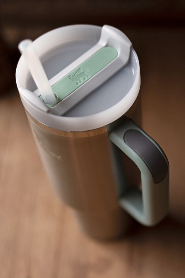 The Quencher H2.O FlowState™ Tumbler 40 oz