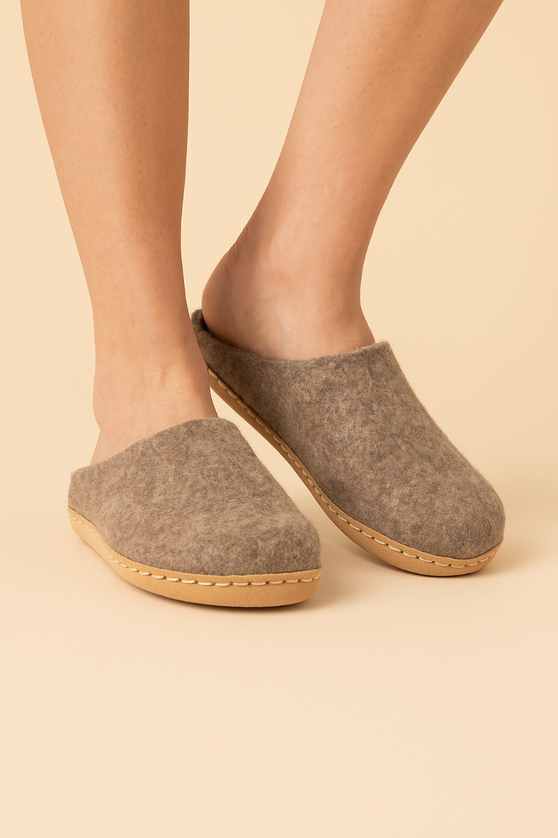Unisex Indoor Shoes with Leather Sole