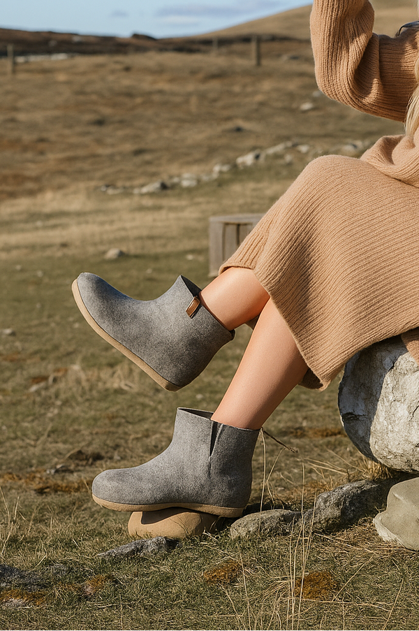 Women's Outdoor Low Boots with Rubber Sole
