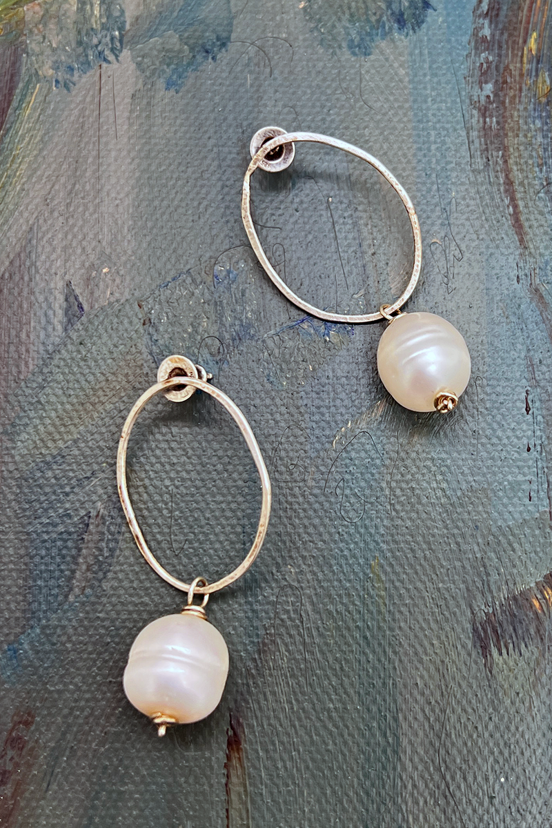 Oval & Pearls