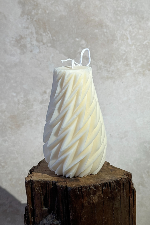 Aesthetic Wave Diamond Candle