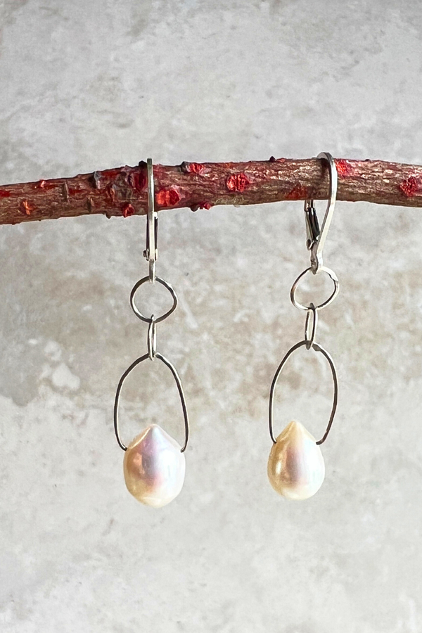 Teardrop Pearls Earring